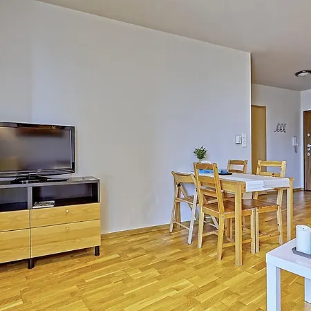 Kornelia Apartment *
