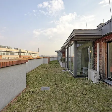 Kornelia Apartment *
